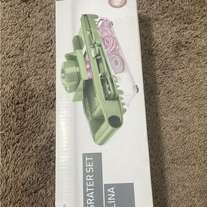 Green Mandolina Grater Set